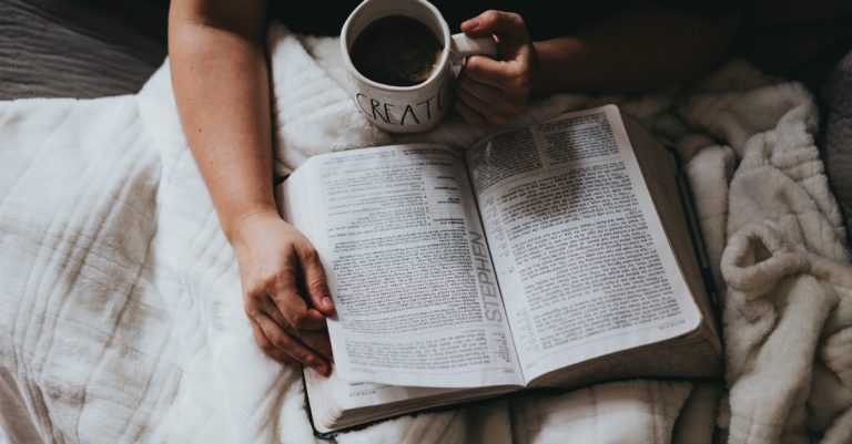 6 Quiet-Time Readings to Begin Your Day in Christ  6 Quiet-Time Readings to Begin Your Day in Christ