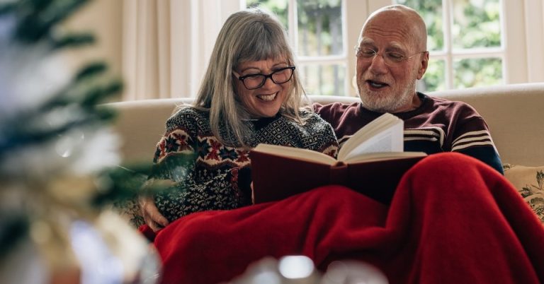 7 Ways to Keep Kindness in Your Marriage This Holiday Season - Christmas and Advent