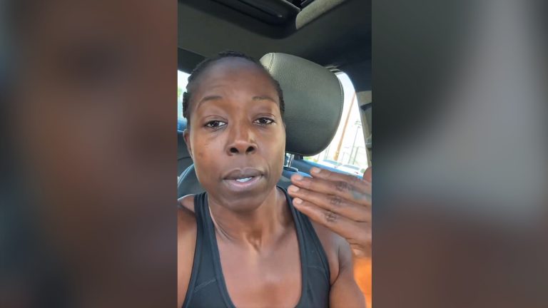 Gym in Los Angeles Revokes Membership of Woman Who Opposed Man in Women’s Locker Room Gym in Los Angeles Revokes Membership of Woman Who Opposed Man in Women's Locker Room