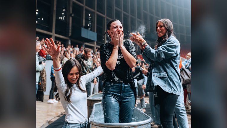 Hundreds Accept Christ as 6,000 Worship Jesus at NC State: 'All Glory to God'