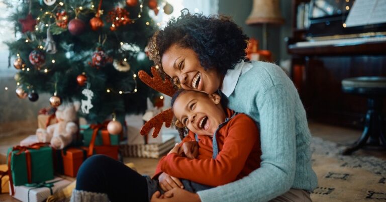 10 Encouraging Tips for the Single Mom at Christmas 10 Encouraging Tips for the Single Mom at Christmas