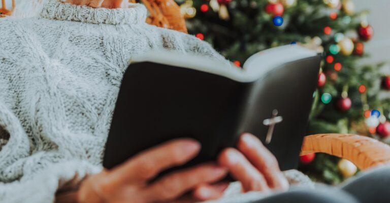 5 Quick Ways to Notice God With You This Christmas 5 Quick Ways to Notice God With You This Christmas