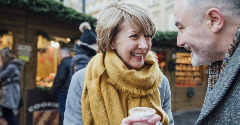 7 Romantic Dates to Get You in the Christmas Spirit 7 Romantic Dates to Get You in the Christmas Spirit