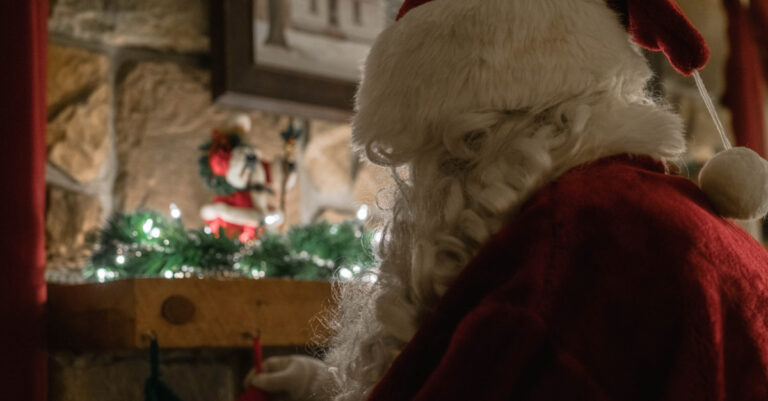 Is Santa a Christian? | iBelieve.com