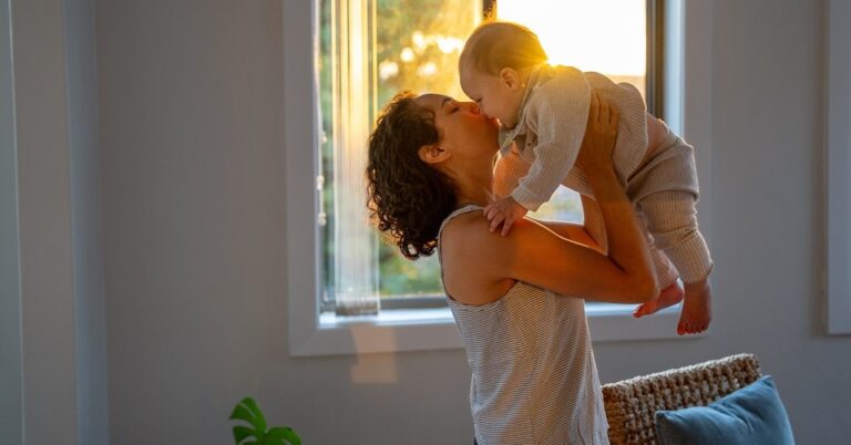 3 Reminders for When Being a Stay-at-Home Mom Feels Insignificant – Christian Parenting 3 Reminders for When Being a Stay-at-Home Mom Feels Insignificant - Christian Parenting