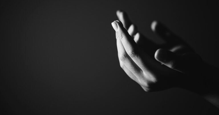 3 Steps to Hand Your Anxiety Over to God 3 Steps to Hand Your Anxiety Over to God