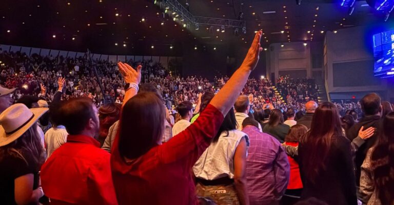 5 Attitudes You Should Carry into Worship Service 5 Attitudes You Should Carry into Worship Service