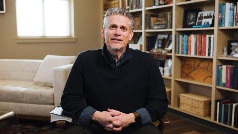 'First, Pray!' Megachurch Pastor Stepping Aside to Battle Stomach Cancer