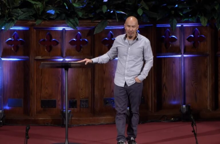 Francis Chan apologises for past endorsements of fallen ministry leaders