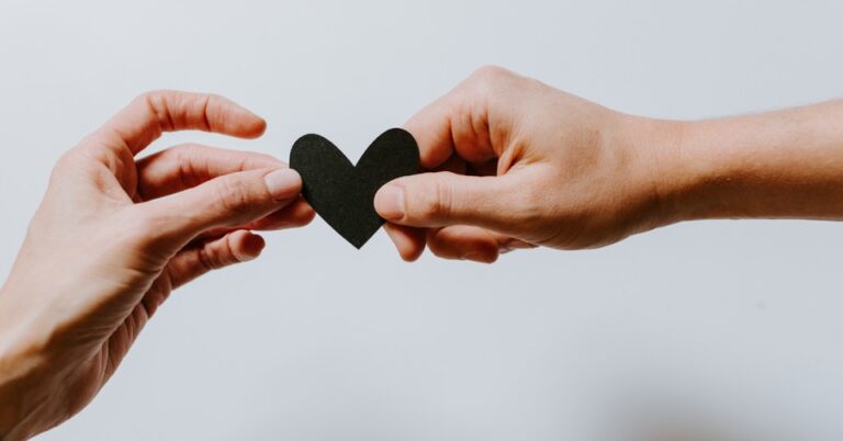Loving with Discernment – Crosswalk PLUS Video Devotional – Daily Devotional Loving with Discernment - Crosswalk PLUS Video Devotional - Daily Devotional
