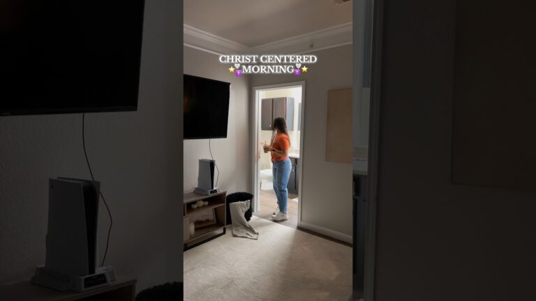 Christian Morning Routine ✝️⭐️🤍 • #morningroutine #faith #christian #christcentered #christianity
