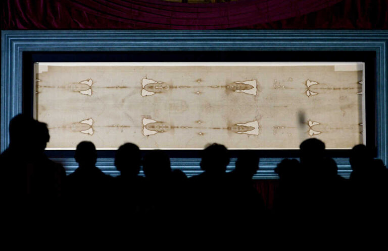 Do Shroud of Turin, Stunning Archeological Finds Prove Jesus?