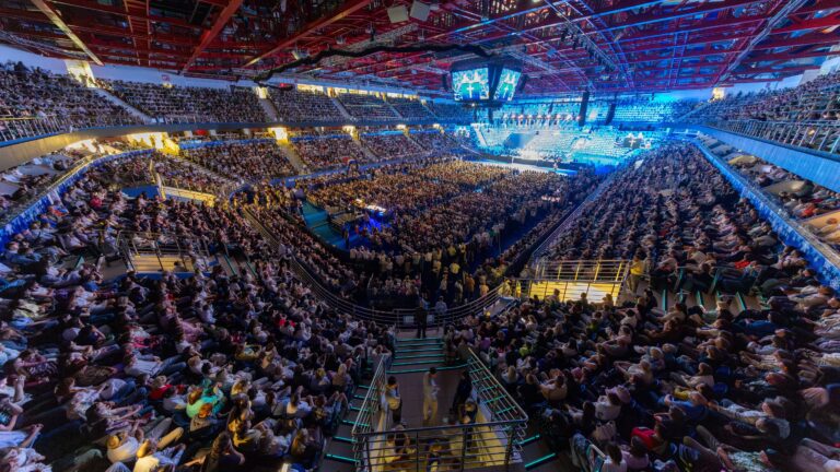'It's a Miracle': 31,000 Flock to Franklin Graham Event in Biggest Belarus Evangelistic Rally Ever