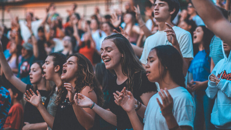 Attendance Ticks Up in US Churches, Finally Stabilizing After COVID Decline Attendance Ticks Up in US Churches, Finally Stabilizing After COVID Decline