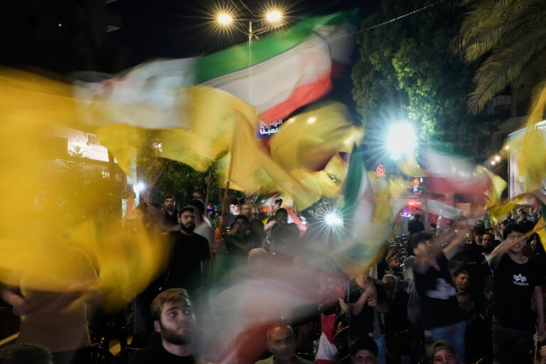 Deal Is Reached to End Iran War and Trump Orders Stop to US Naval Blockade