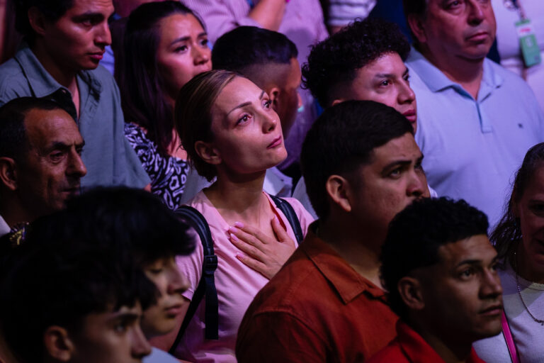 Ex-Atheist Among Hundreds Saying Yes to Jesus as 20,000 Hear Gospel in Madrid Bullfighting Ring
