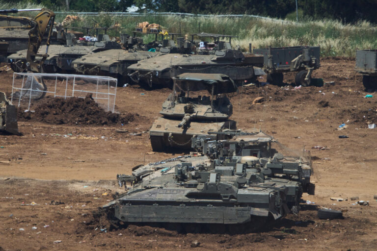 Trump, Netanyahu Play Down Phone Dispute, Continue Peace Hints, as Hezbollah Refuses to Stop Fighting Israel