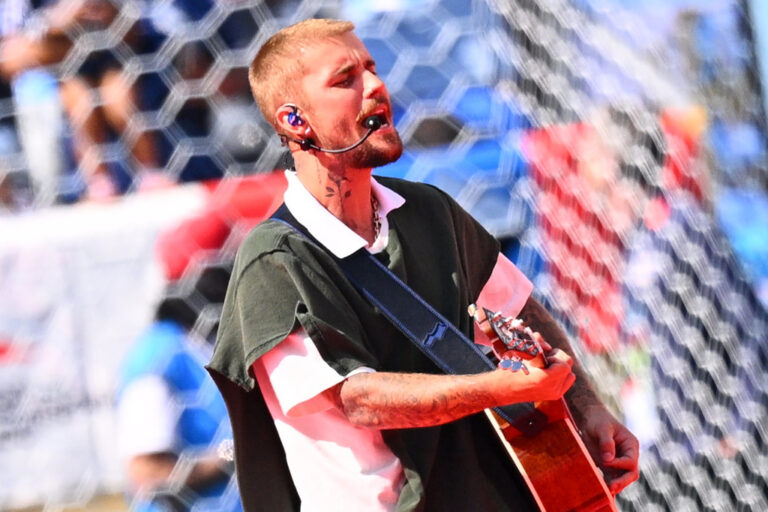 Justin Bieber Uses Biggest Stage Ever to Worship God with ‘Everything Hallelujah’ at World Cup Final Justin Bieber Uses Biggest Stage Ever to Worship God with 'Everything Hallelujah' at World Cup Final