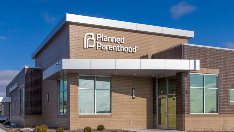 Planned Parenthood Can Get Taxpayer Funding Again as Republicans Fail to Renew Ban