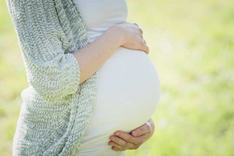 Same-Sex Couple Sues Surrogate for Refusing to Abort Baby With Possible Minor Birth Defect