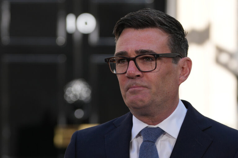 Socialist Takes Charge in UK, 7th New Prime Minister in Just a Decade Socialist Takes Charge in UK, 7th New Prime Minister in Just a Decade