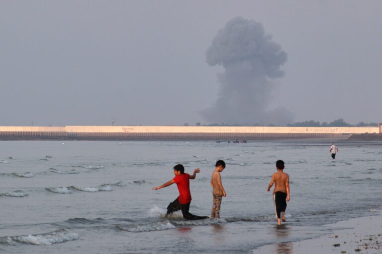 US Pounds Iranian Targets after Blockade Reimposed; Trump Adds 20 percent Transit Fee for Ships