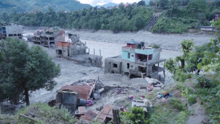 900+ Dead in Nepal: Operation Blessing Now on the Scene, Helping Survivors 900+ Dead in Nepal: Operation Blessing Now on the Scene, Helping Survivors