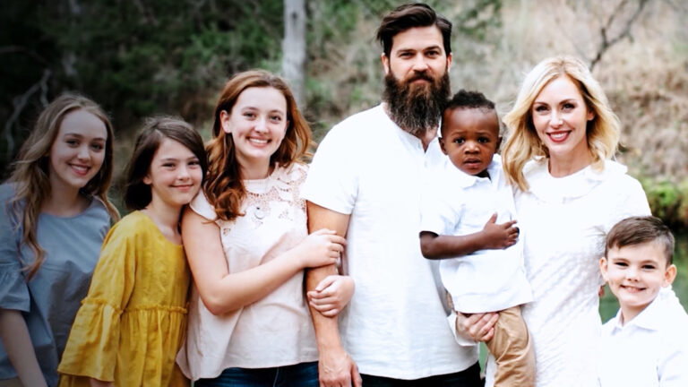 Jep and Jess Robertson Launch New Series About Faith: ‘Beyond The Bayou’ Jep and Jess Robertson Launch New Series About Faith: 'Beyond The Bayou'
