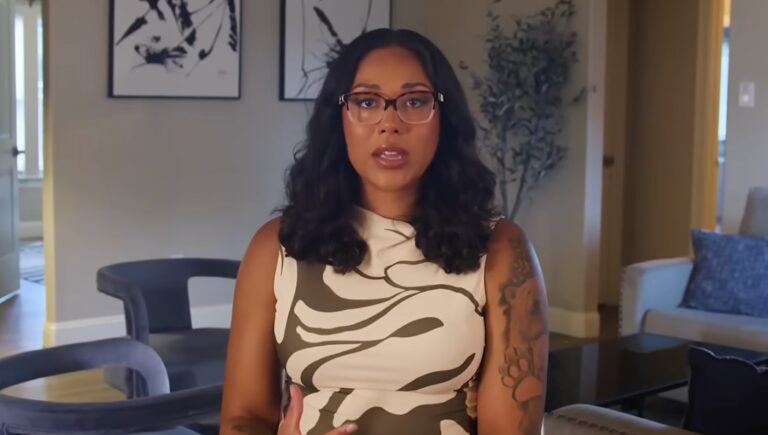 Surrogate Mother Chooses Life, Gives Birth to Baby After Bio-Parents Requested Abortion