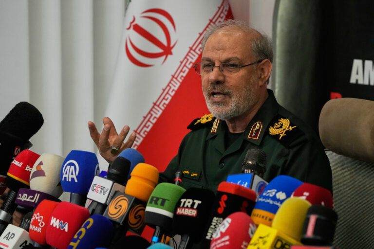 Iran General Appeals to US Voters as Trump Predicts Regime Soon to Give in Under Pressure